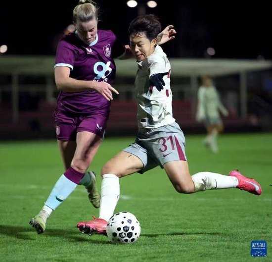 中英足球跨界携手！伯恩利将共启青少年足球新征程