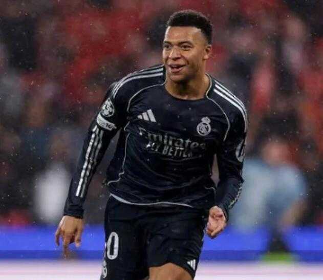 姆巴佩梅开二度助皇马胜本菲卡，刷新欧冠小组赛进球纪录